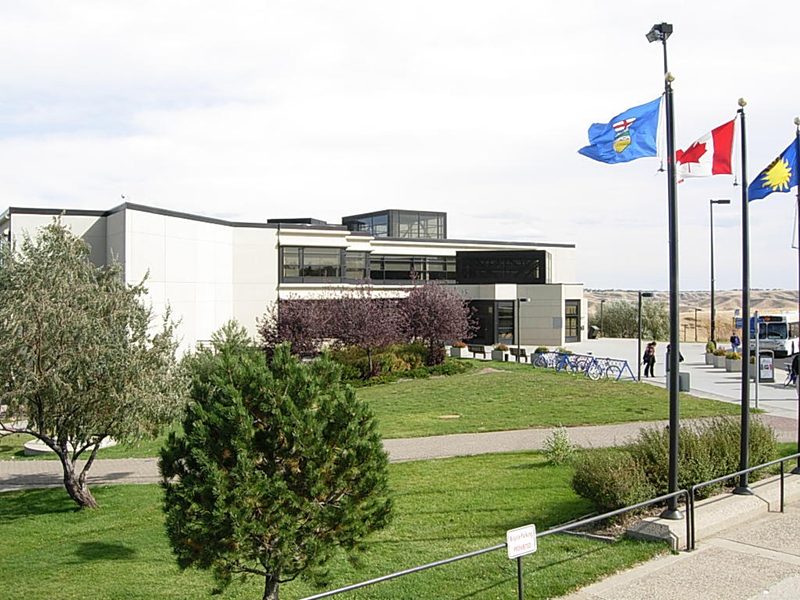 梁同学圆梦加拿大公立大学—莱斯布里奇大学