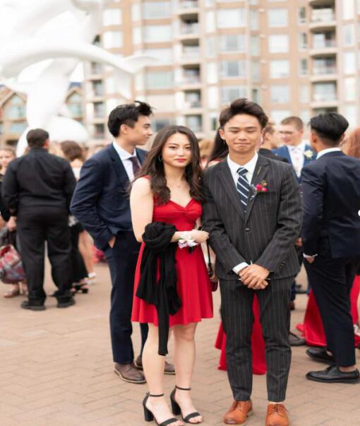 澳门姐弟俩一个考入UBC（英属哥伦比亚大学），弟弟也在姐姐的影响下考入了The University of Melbourne（墨尔本大学）。走进元富，圆你留学梦，圆你名校梦！