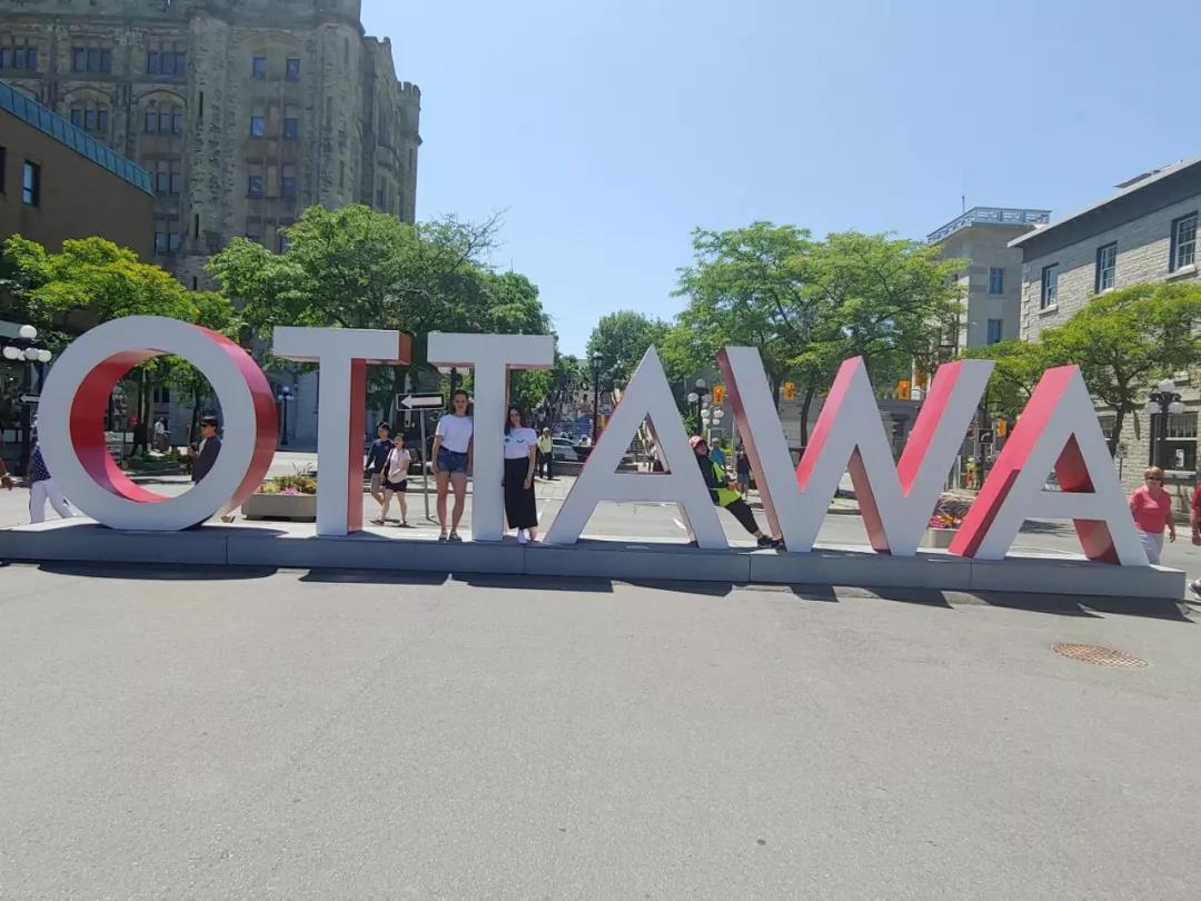 加拿大渥太华卡尔顿区教育局暑期英语探索营，火热招生中！